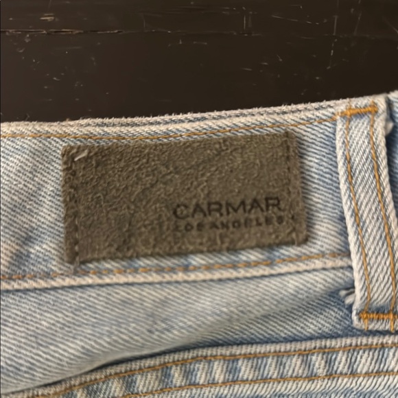Carmar like new distressed light wash denim shorts - Picture 3 of 6